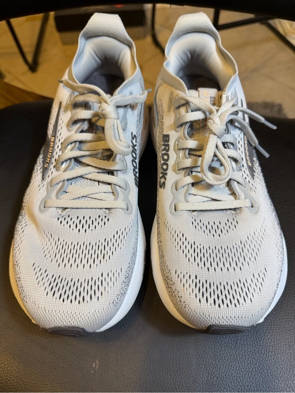 women's Brooks Adrenaline GTS 25 Size 8.5 1204431B032